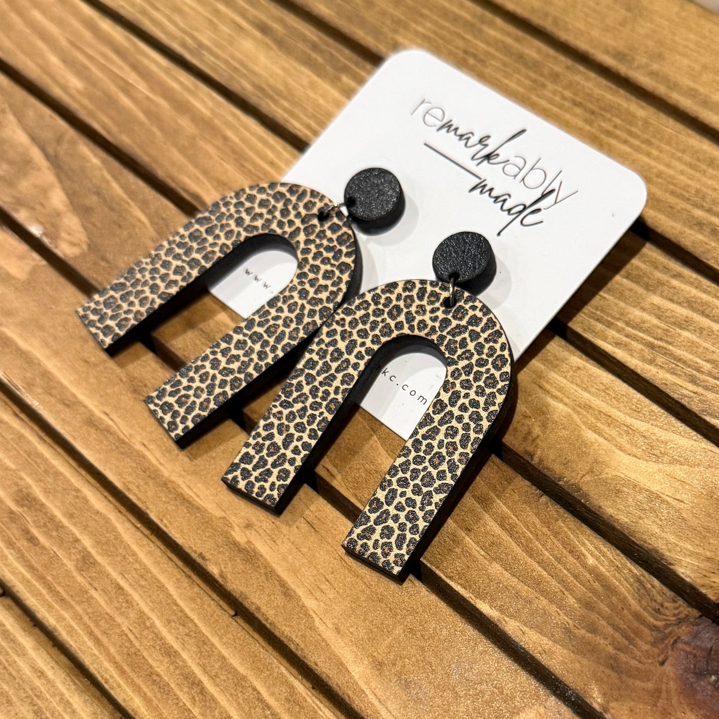 Limited- cheetah arch